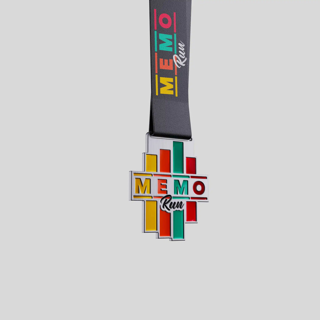 médaille en argent avec émaillage couleur 