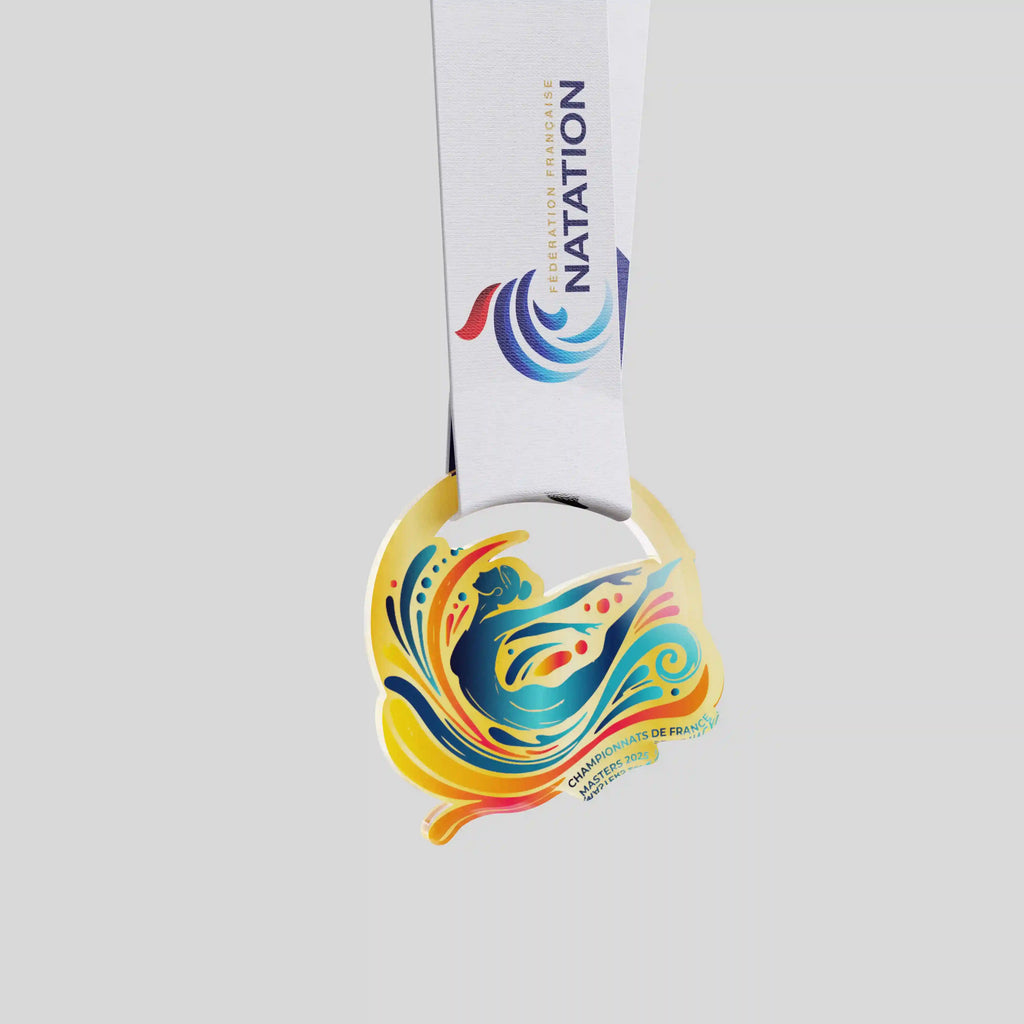 médaille en plexiglass colorée avec nageuse