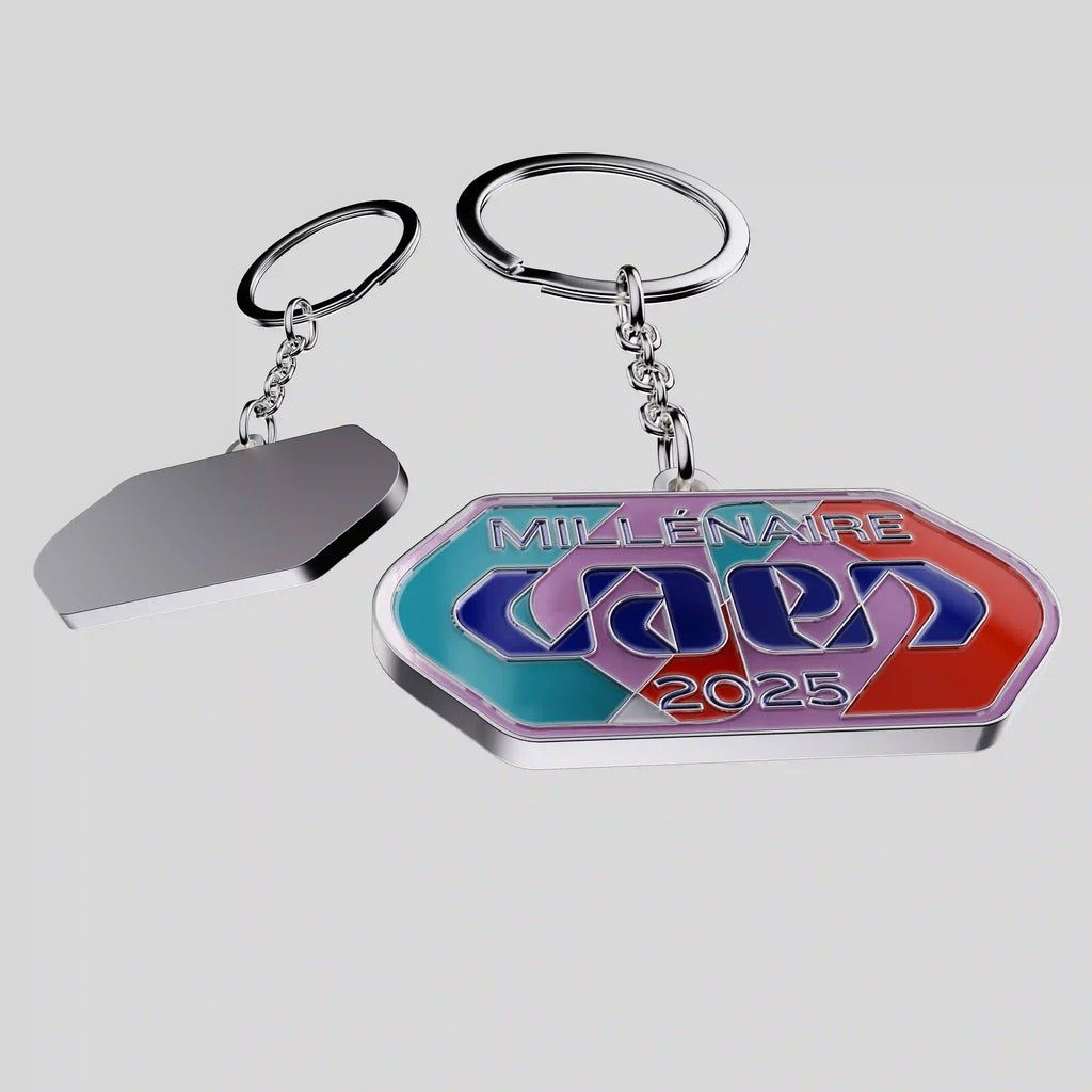 porte clé en métal avec émaillage couleur multicolore