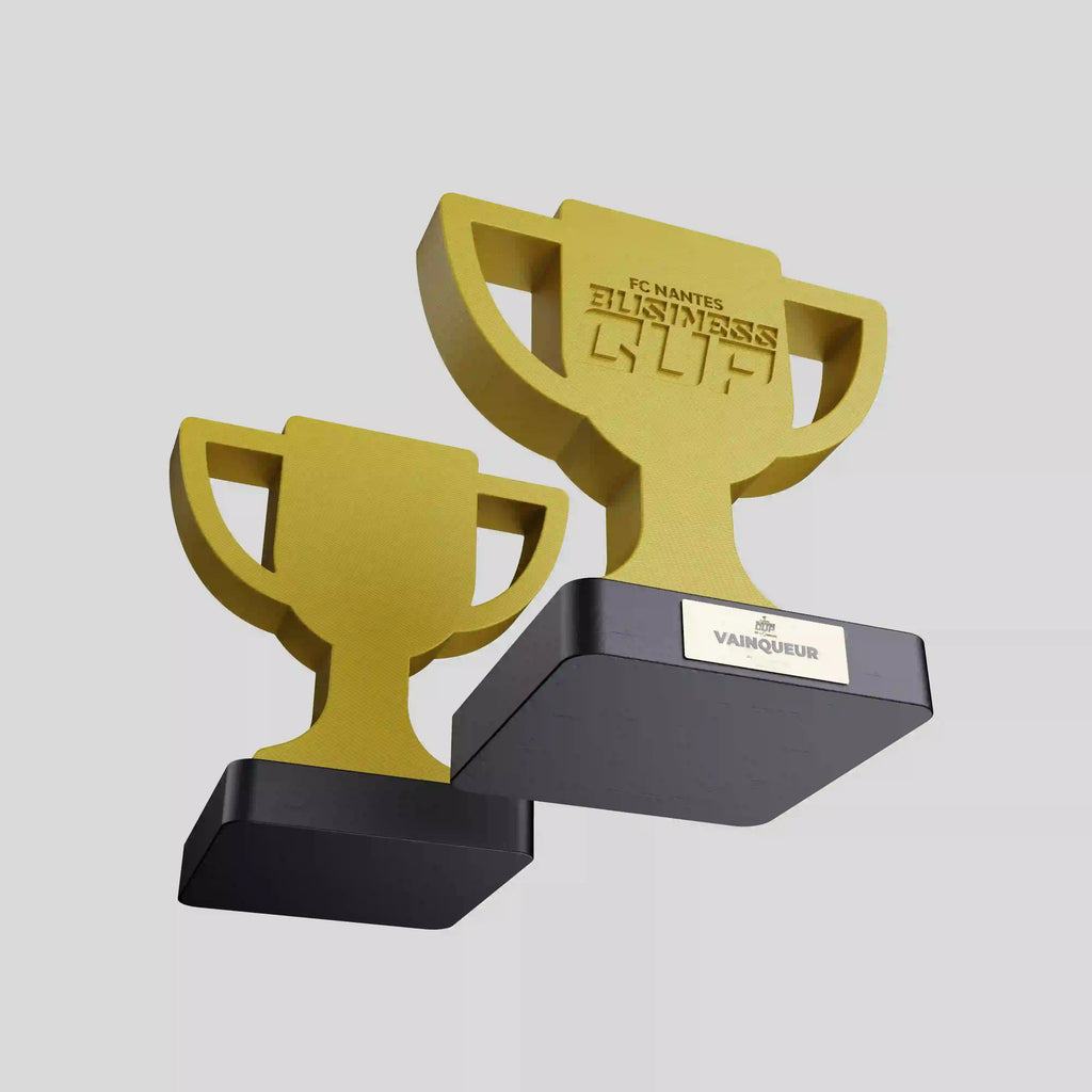 trophée en impression 3D en forme de coupe, noir et doré