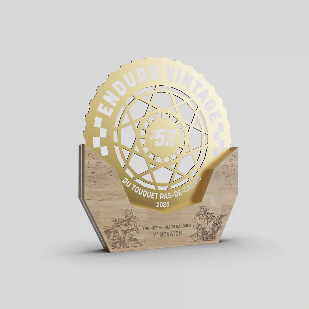trophée bois et métal en forme de roue
